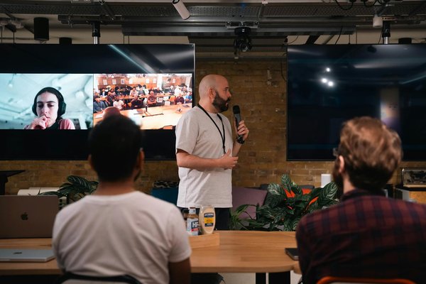 L'éthique derrière la lutte contre les cyber attaques: Pour qui sonne le glas?